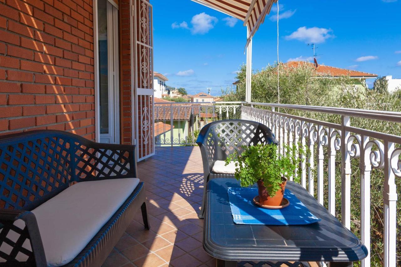 Villa La Rodina Diano Marina Exterior foto