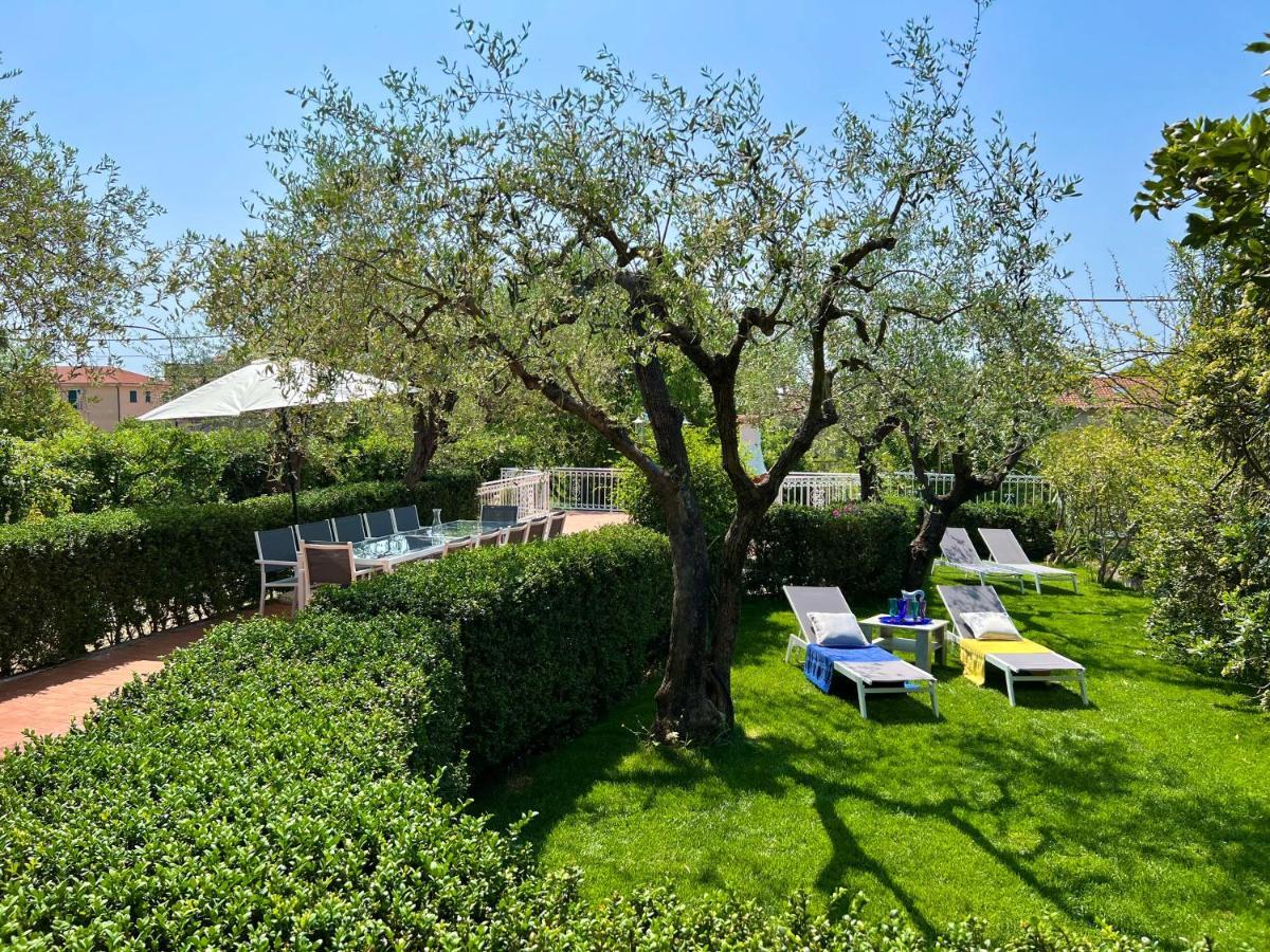Villa La Rodina Diano Marina Exterior foto